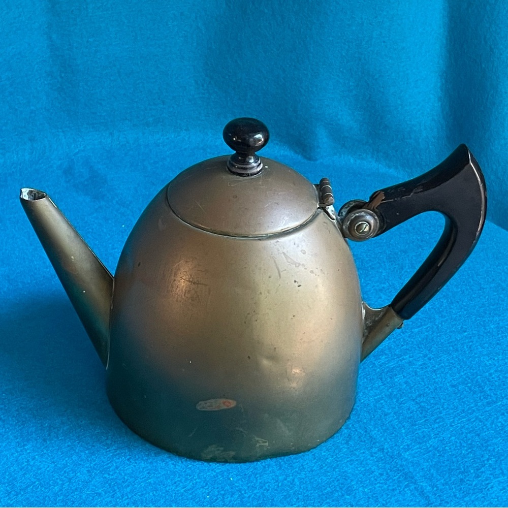 S Sternau Co. Antique Brass Tea Kettle w/Wooden Handle & Lid Knob. Made USA.